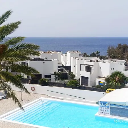 Blue Ocean View דירה *